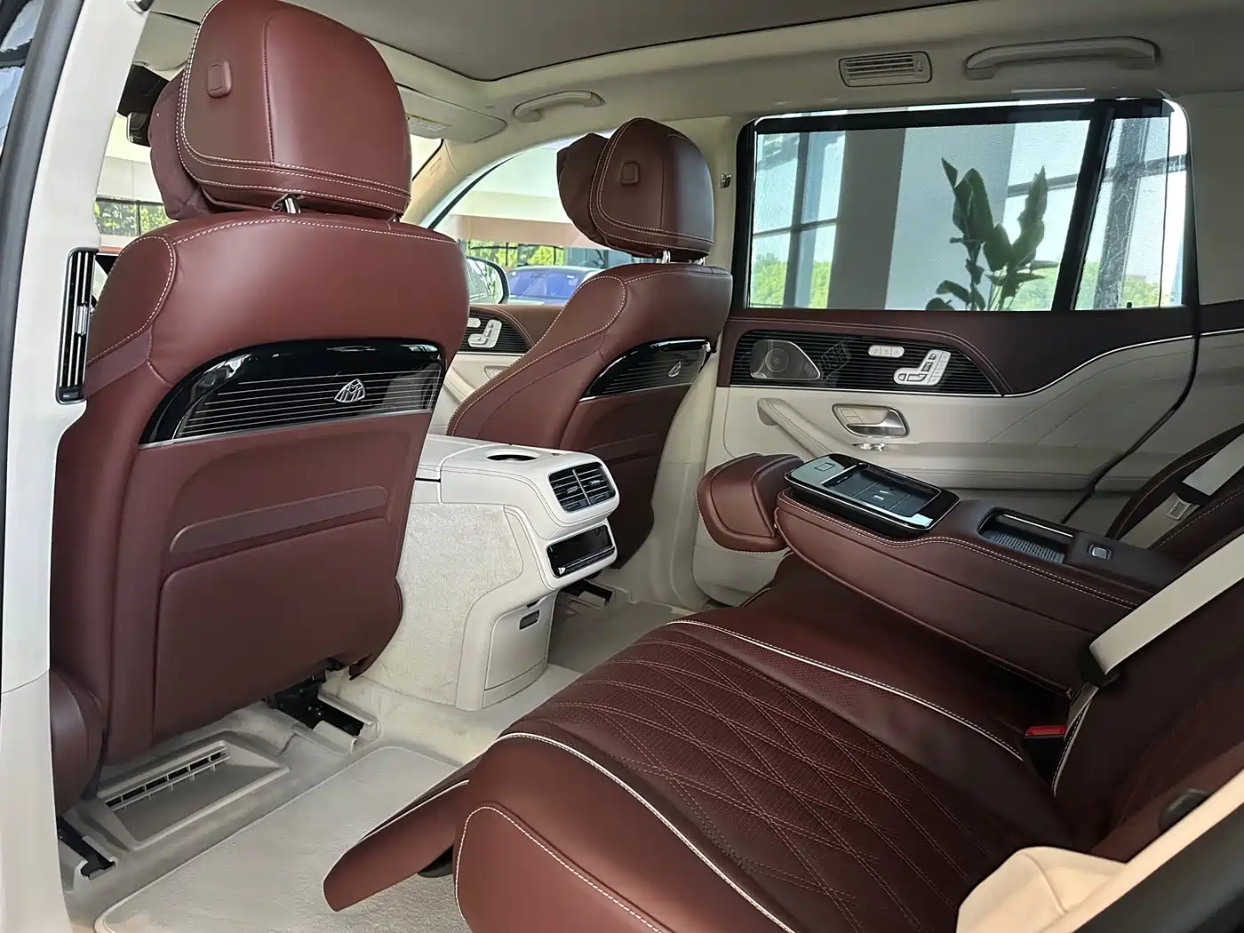 Mercedes-Benz Maybach GLS 2026 GLS 480 4MATIC Liyi Edition фото 9