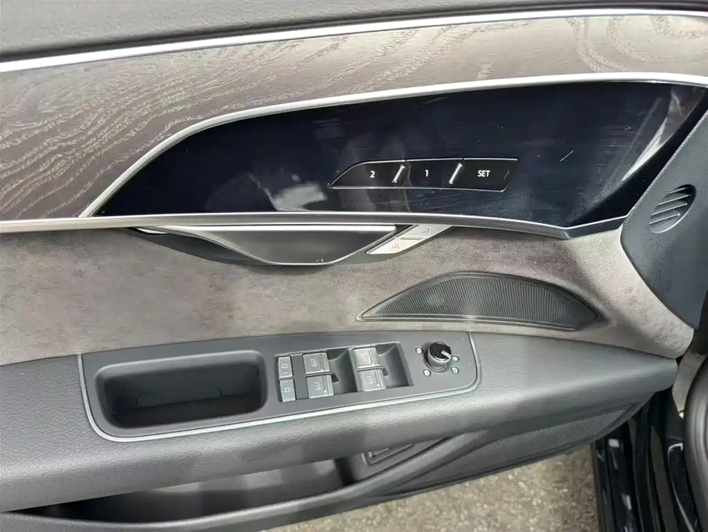 Audi A8 2021 A8L 50 TFSI quattro Comfort фото 11