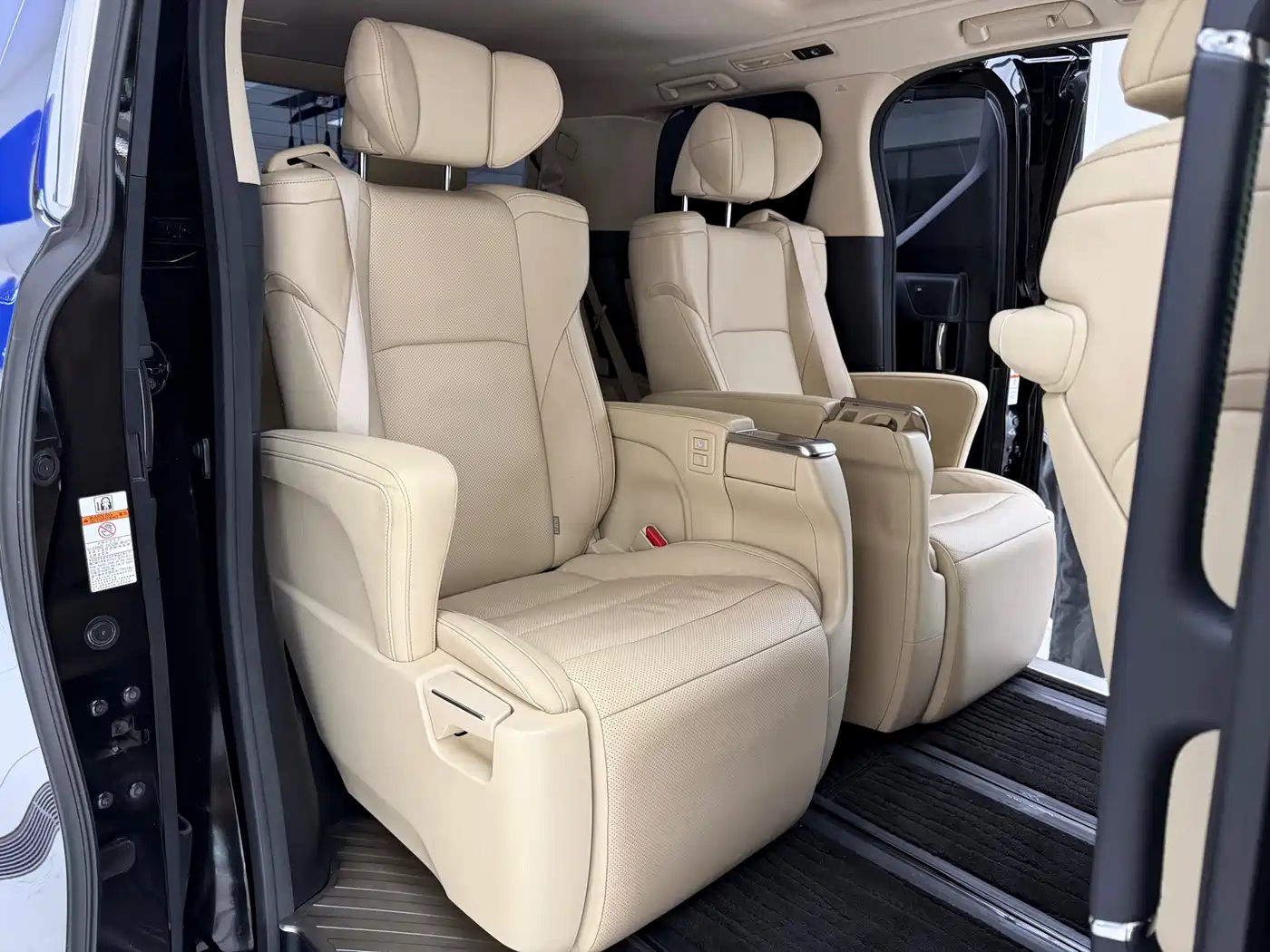 Toyota Alphard 2015 3.5L Luxury Edition фото 13