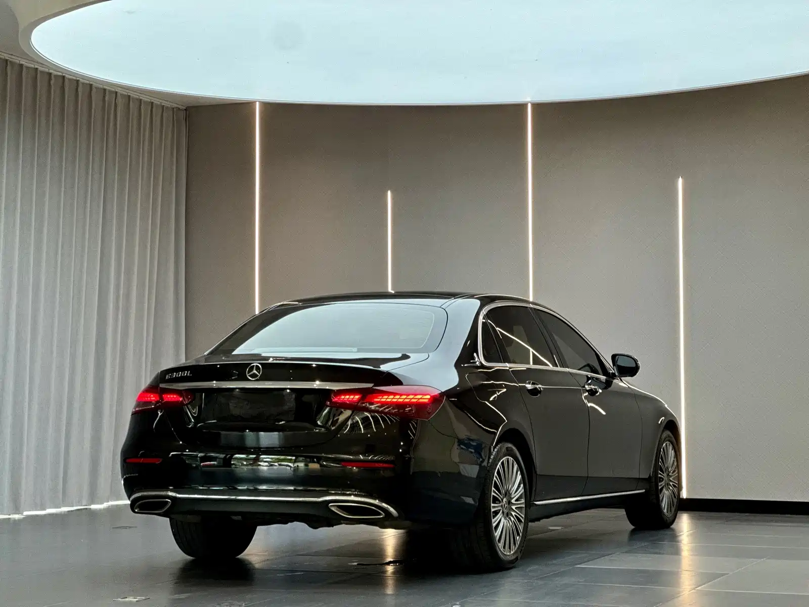 Фото 8 - Mercedes-Benz E-Class