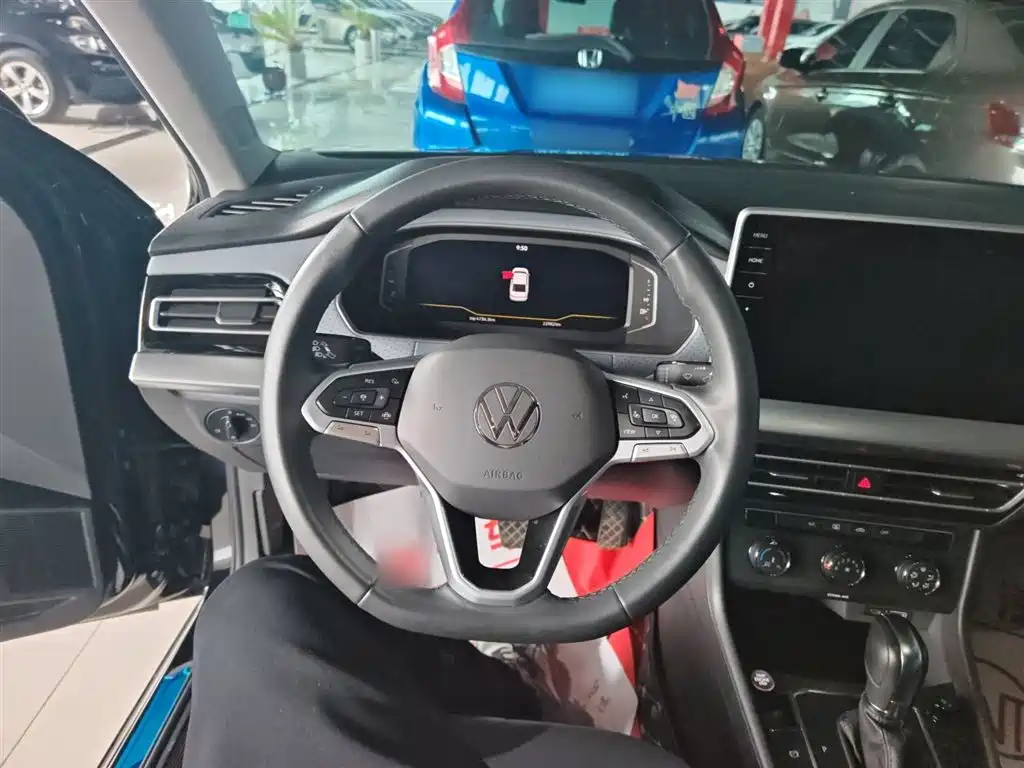 Volkswagen Lavida 2023 Facelift 1.5L Automatic 5 Million Edition фото 3