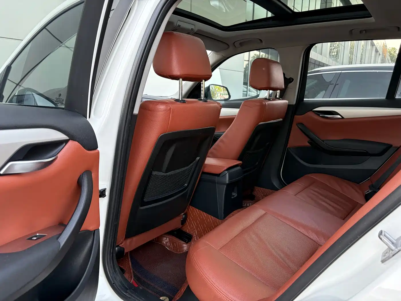 BMW X1 2014 sDrive18i Fashion Edition фото 8