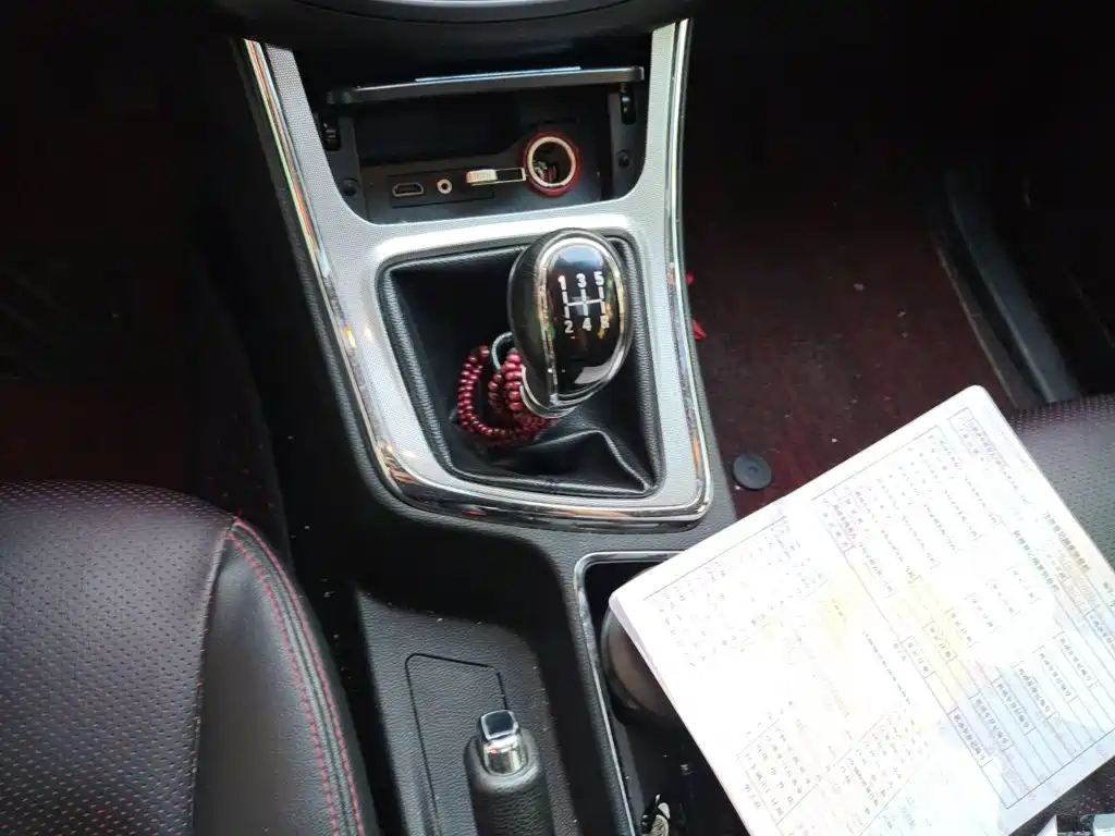 Baojun 560 2015 2015 1.8L Manual Luxury