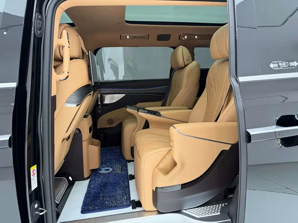Denza D9 2025 2025 DM-i Smart Drive Edition 1020 AWD Prestige