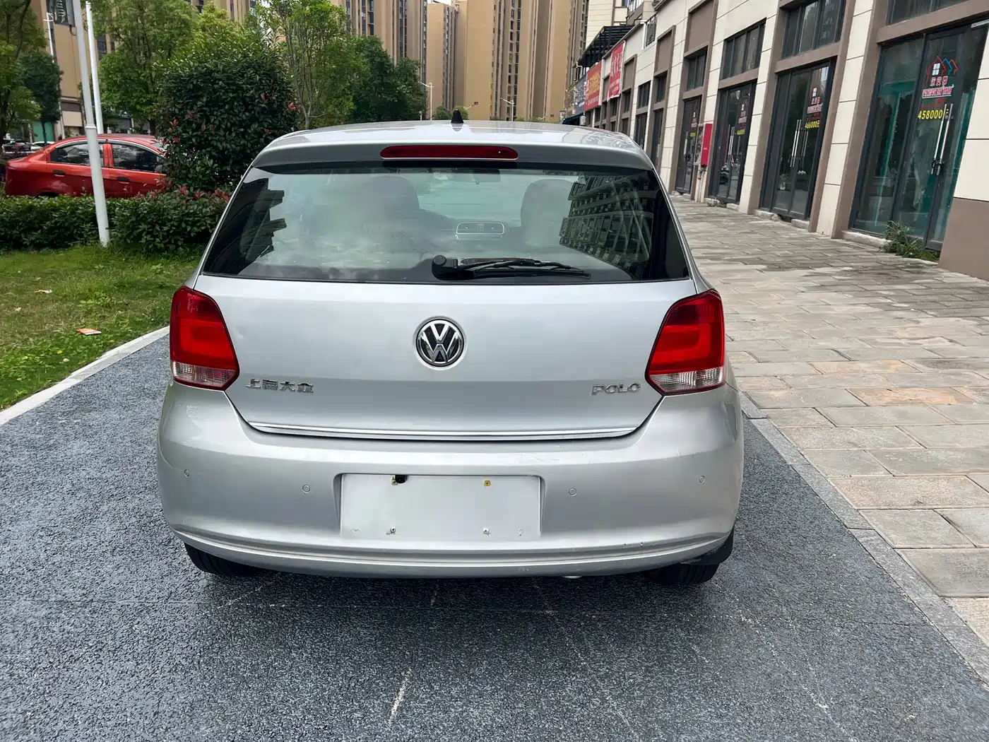 Volkswagen Polo 2011 1.4L Automatic Cool Edition фото 9