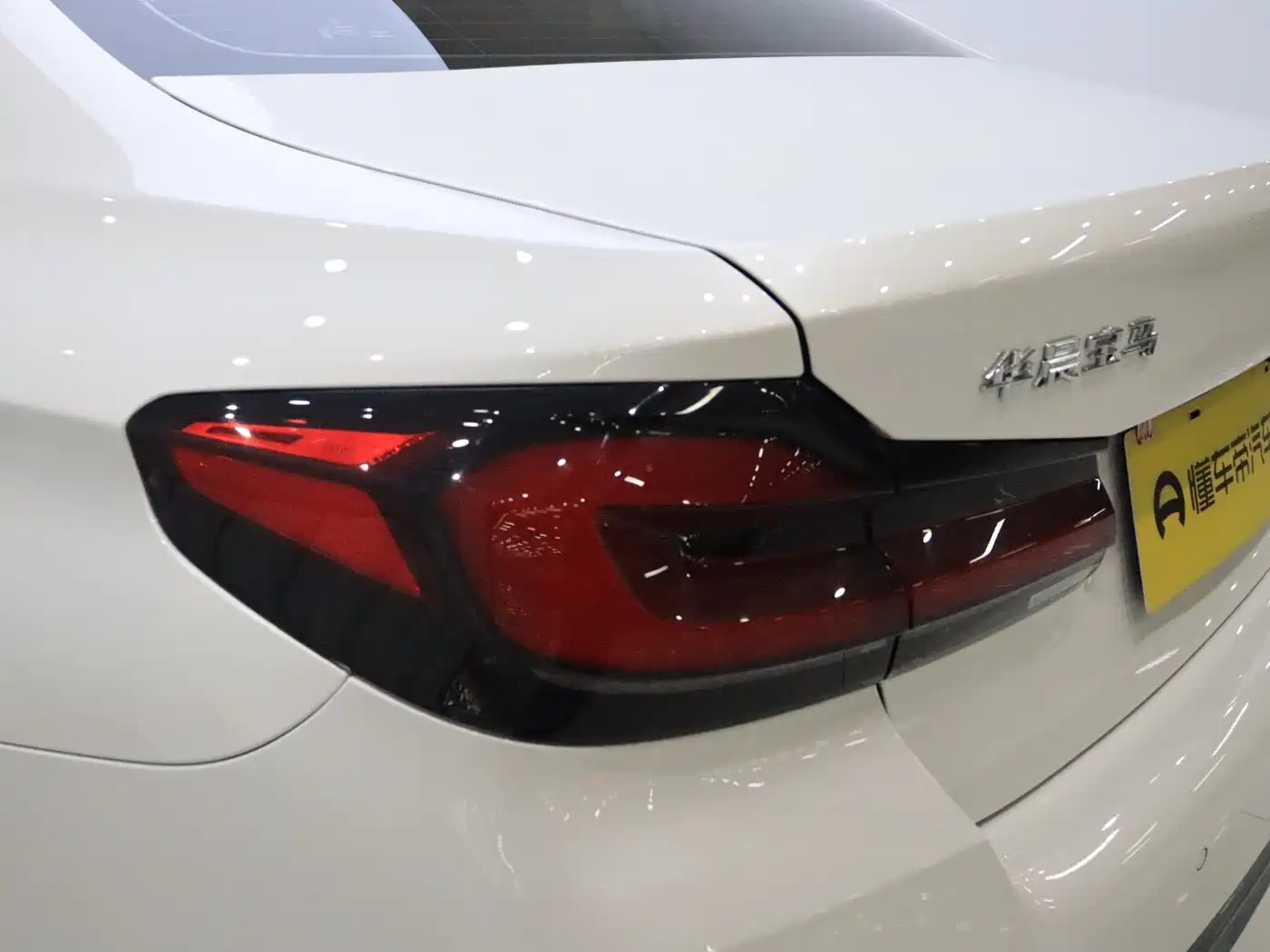 BMW 5 Series 2021 525Li M Sport Package фото 9