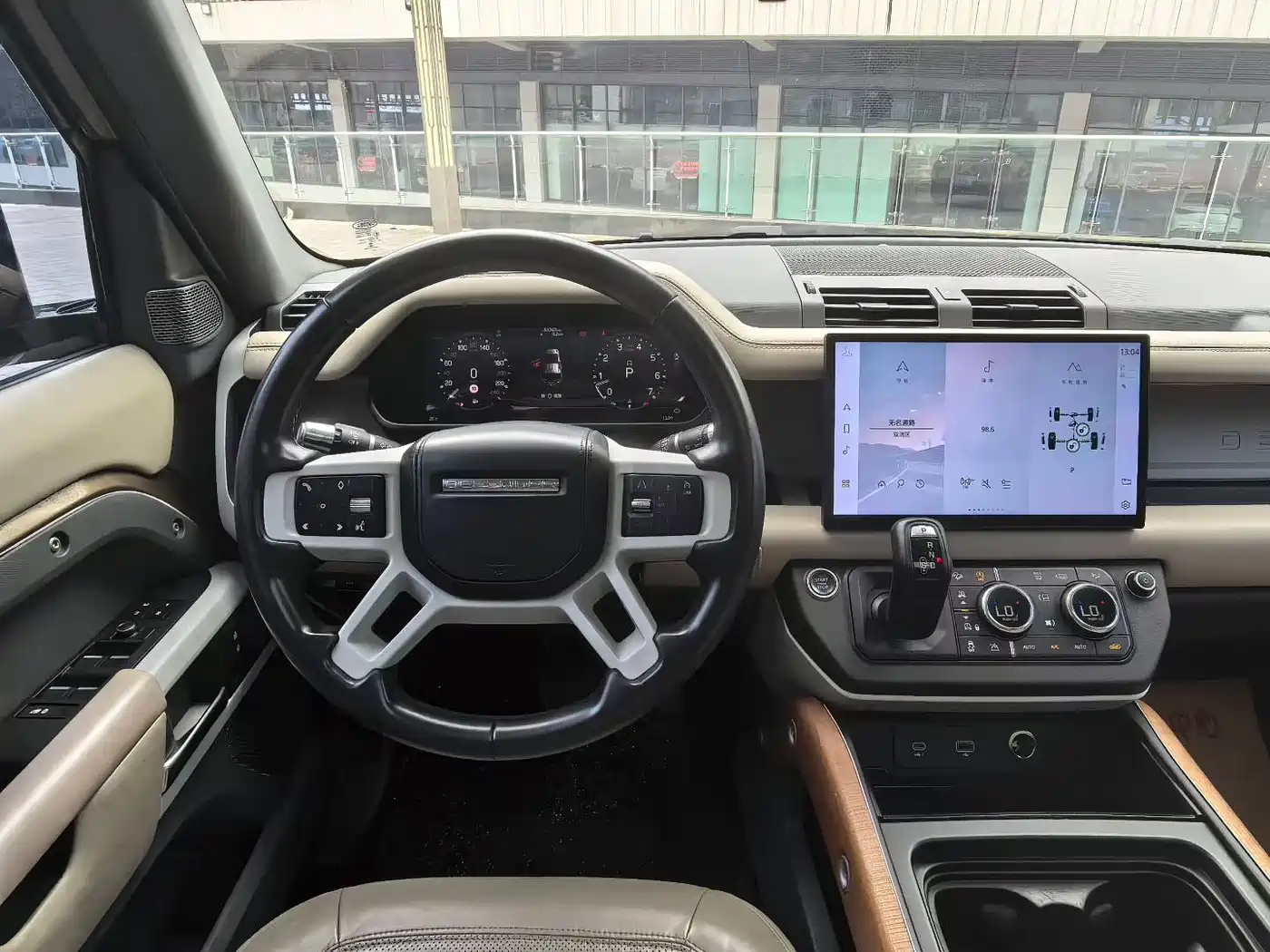 Land Rover Defender 2020 Model 110 P400 HSE фото 4