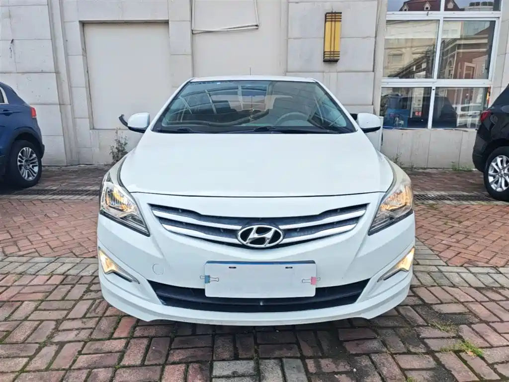 Hyundai Verna 2014 1.4L Manual Smart GLS фото 3