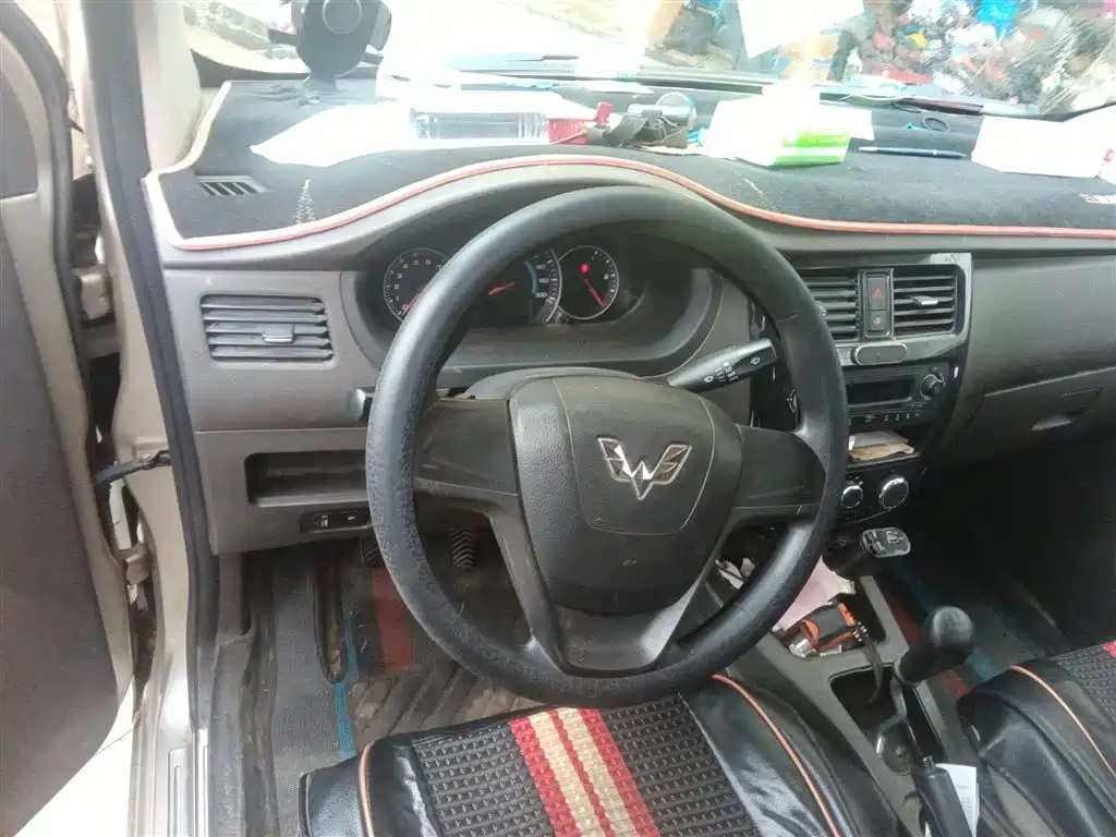 Wuling Motors Wuling Rongguang V 2018 2016 1.5L Standard