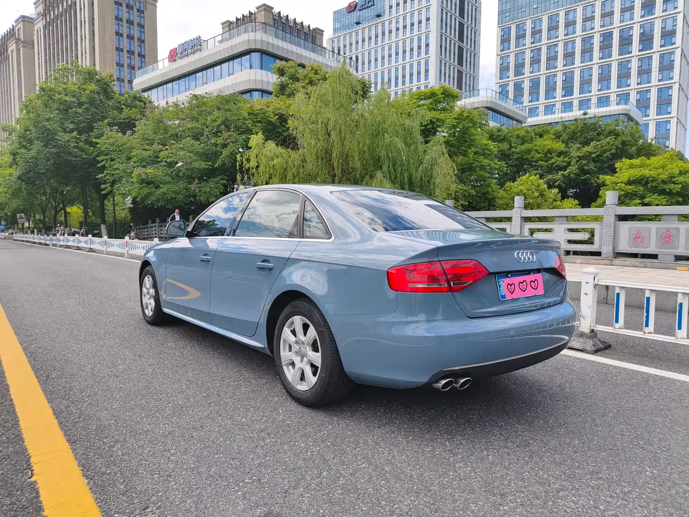 Audi A4L 2009 2.0 TFSI Comfort фото 4