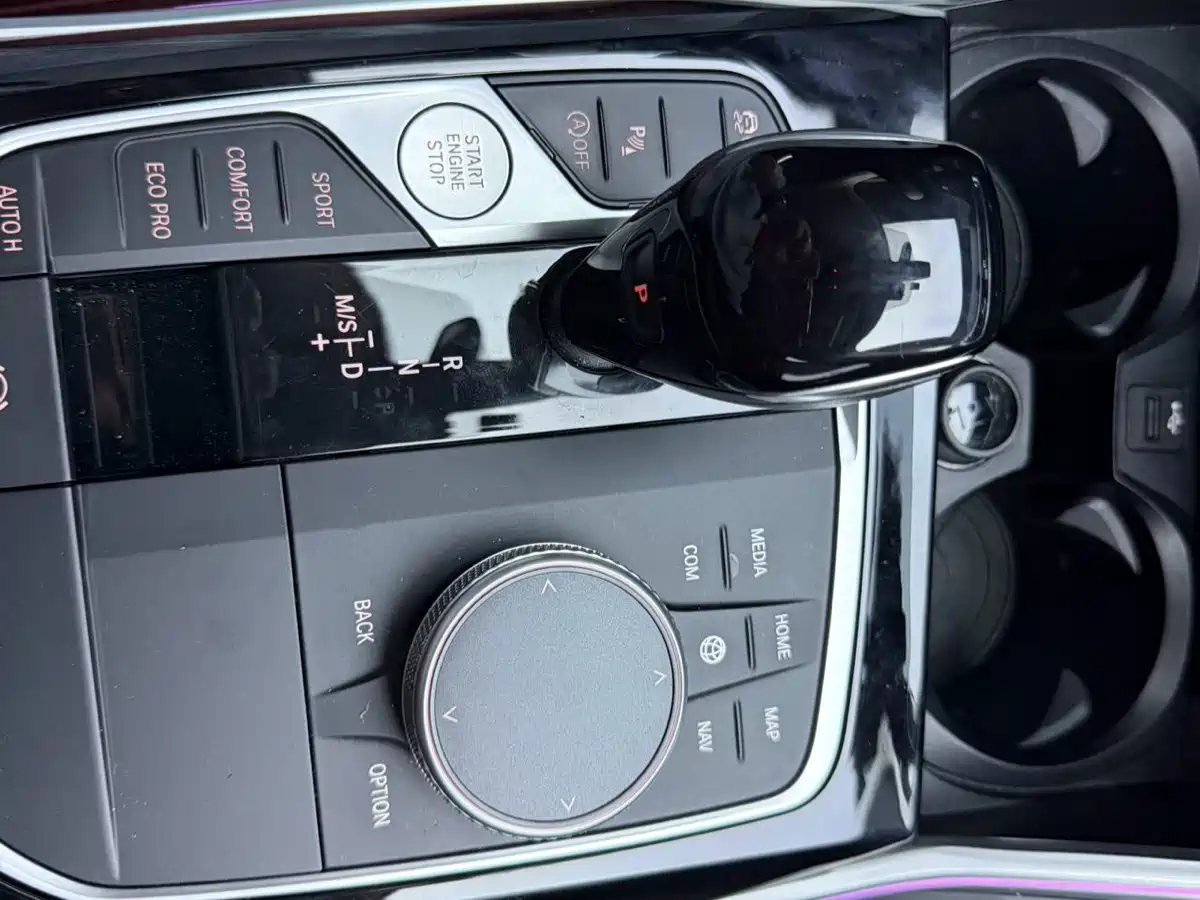 BMW 3 Series 2022 320Li M Sport Package фото 8