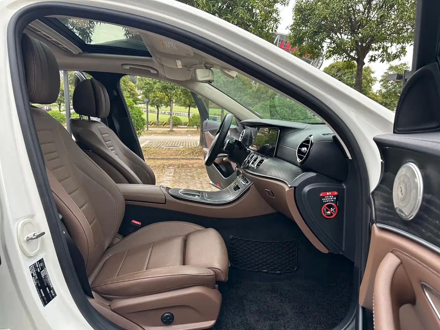 Mercedes-Benz E-Class 2019 E 200 L Sport фото 10