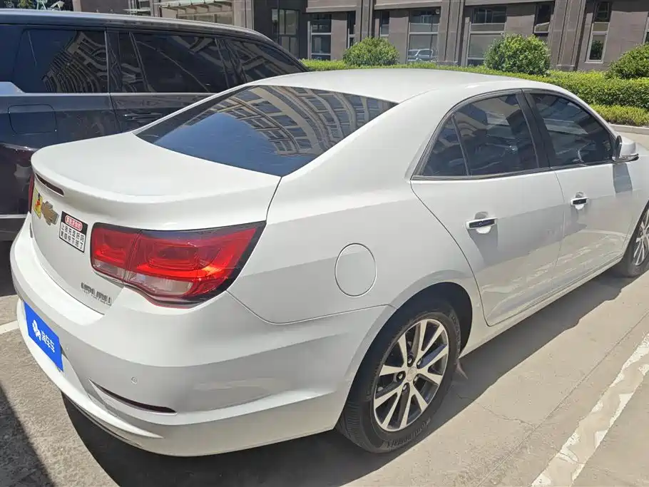 Chevrolet Malibu 2016 2.0L Automatic Luxury фото 3