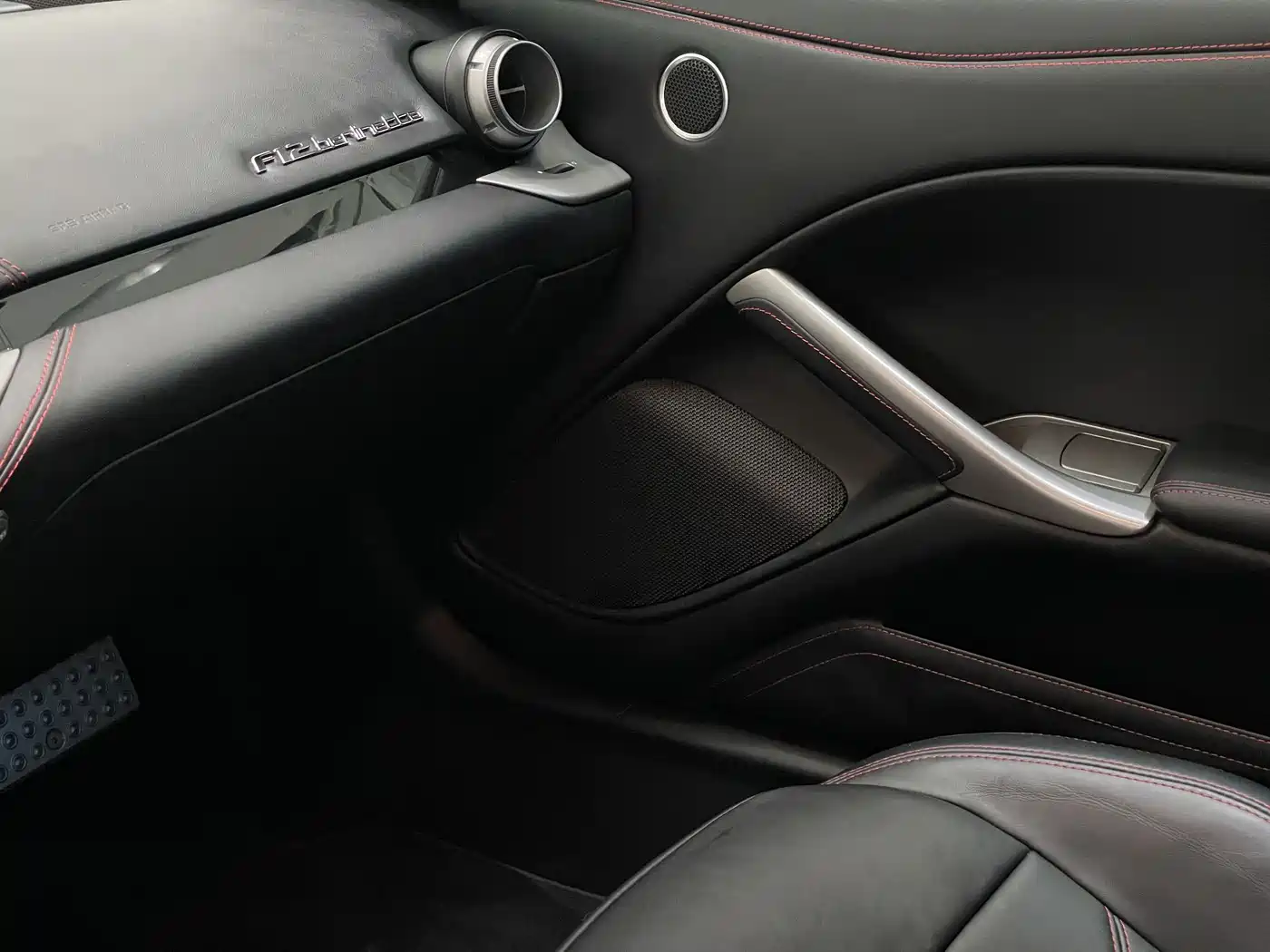 Ferrari F12berlinetta 2016 2013 6.3L Standard