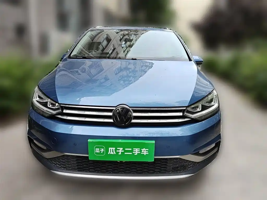 Volkswagen Touran 2018 Touran L 280TSI DSG Frontier Edition 7-Seater China V фото 3