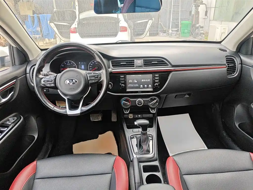 Kia KX CROSS 2018 1.6L Automatic Smart Sunroof Edition фото 6