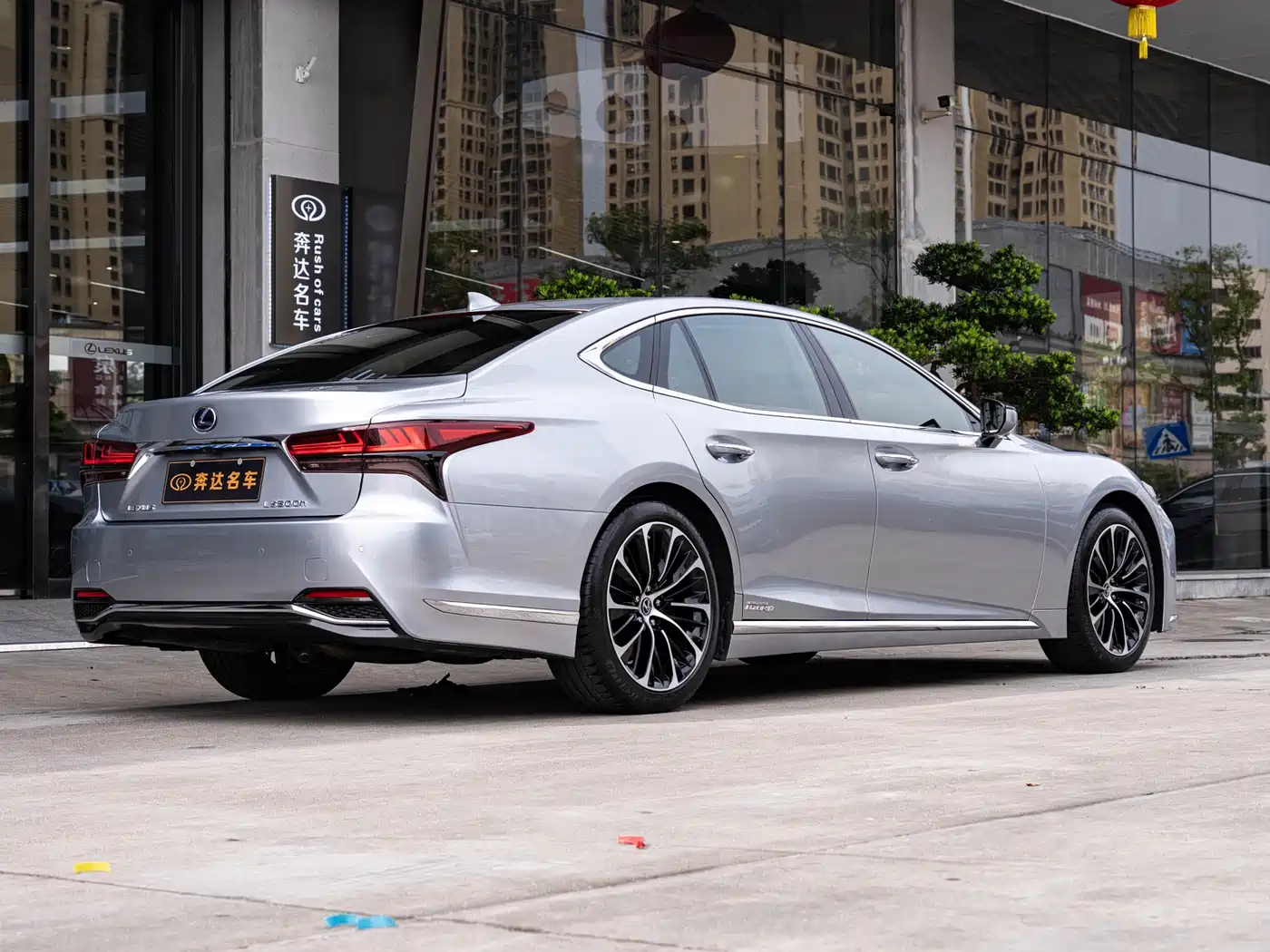 Lexus LS 2021 500h Executive Edition фото 3