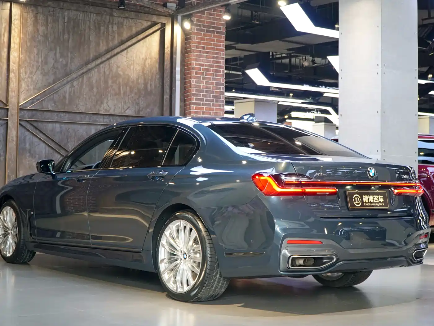 BMW 7 Series 2019 740Li xDrive Executive M Sport Package фото 4