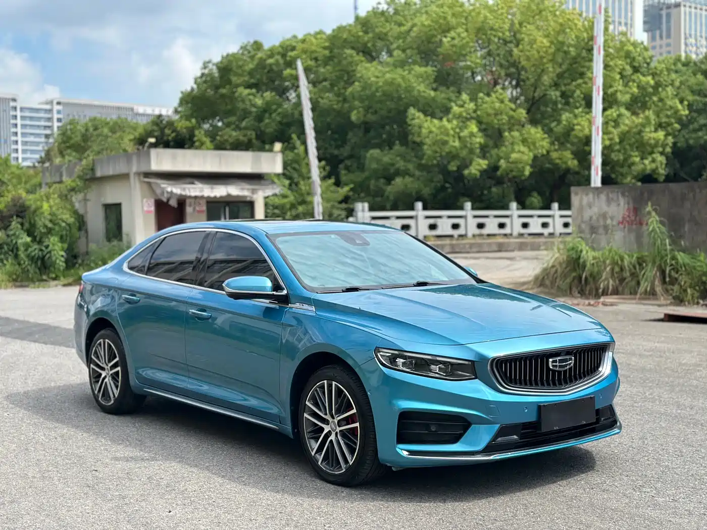 Фото 3 - Geely Preface