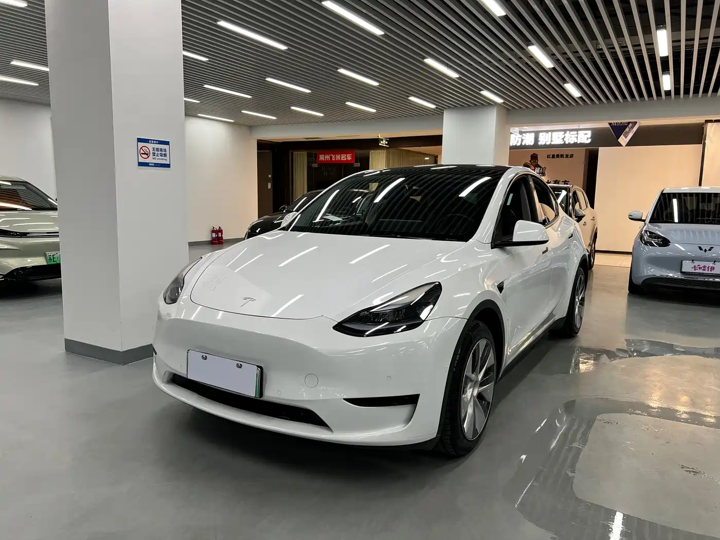 TESLA MODEL Y