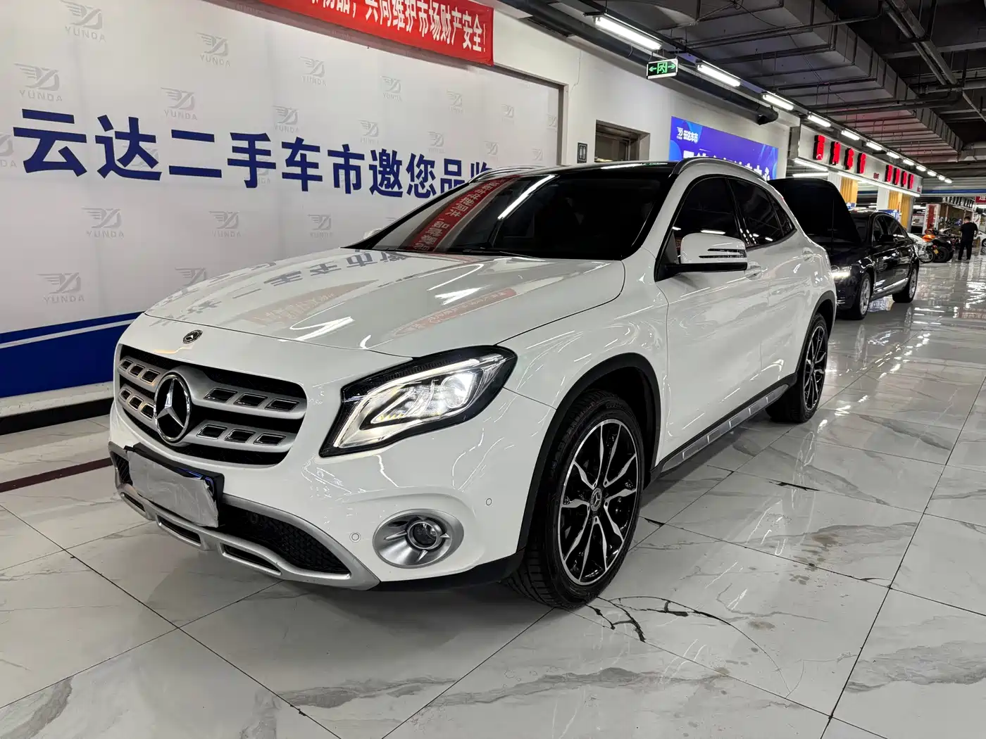 Фото 2 - Mercedes-Benz GLA