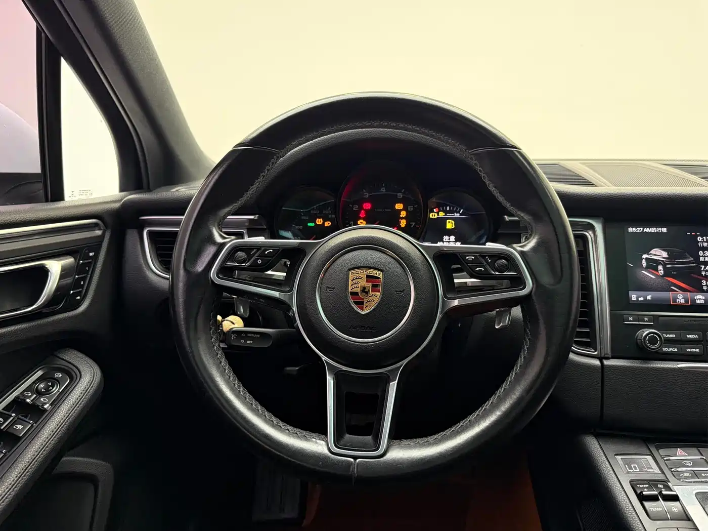 Porsche Macan 2017 Macan 2.0T фото 13