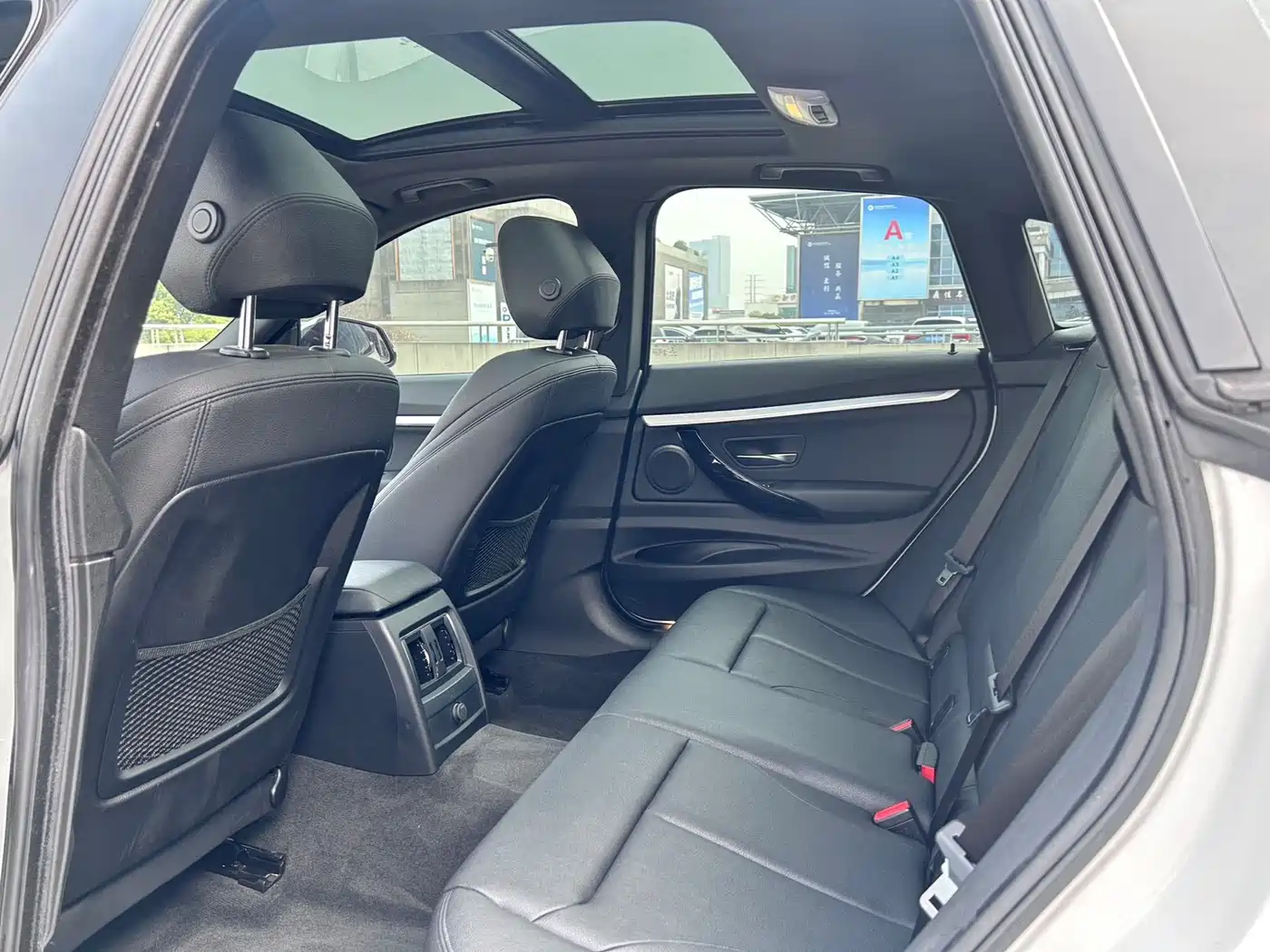 BMW 3 Series GT 2020 320i M Sport Package фото 11