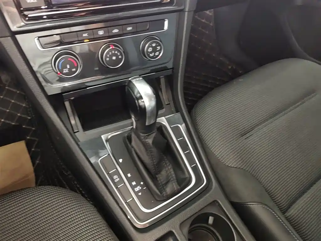 Volkswagen Golf 2019 280TSI DSG Comfort (China V) фото 14
