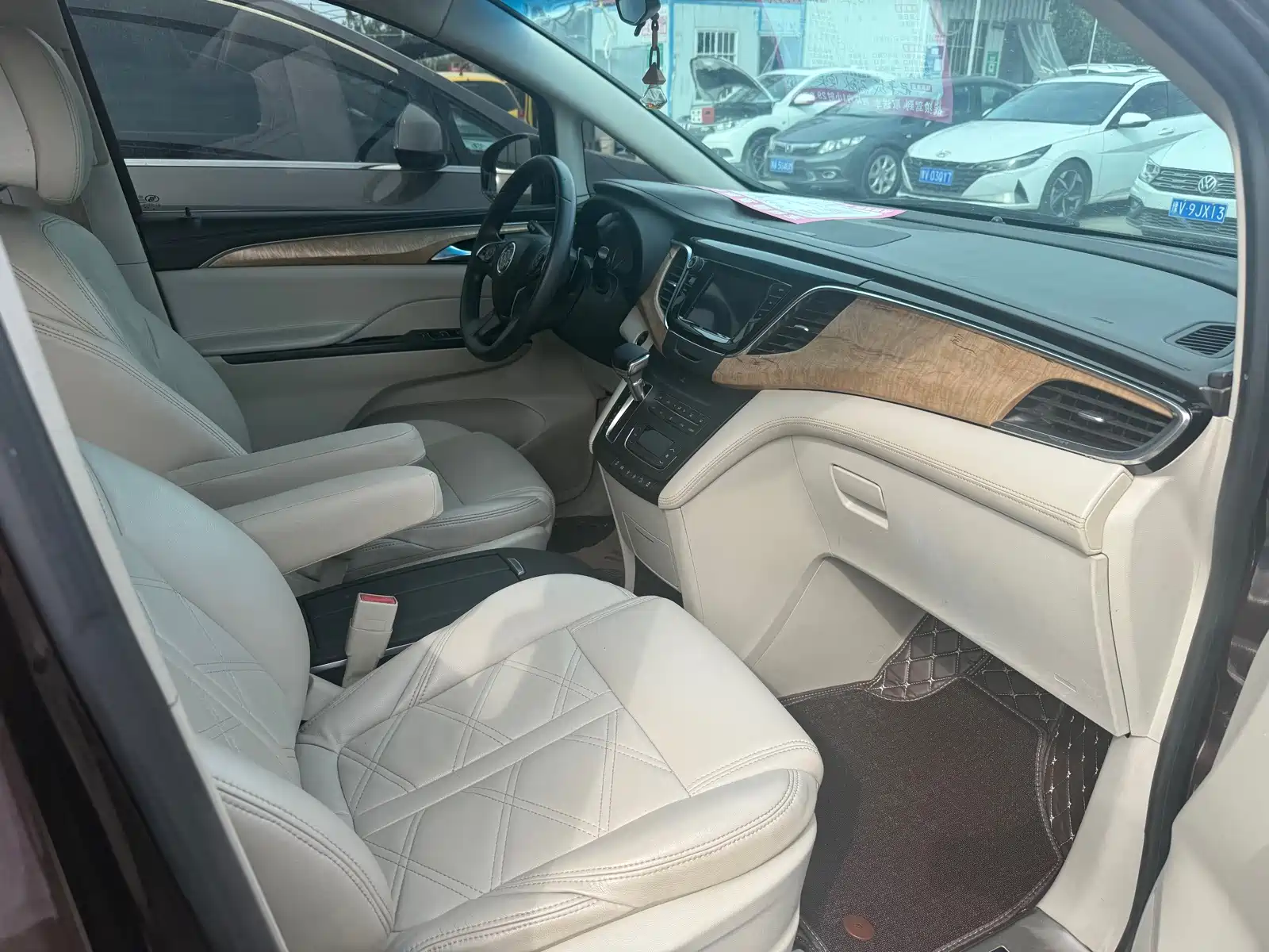 Фото 9 - Buick GL8