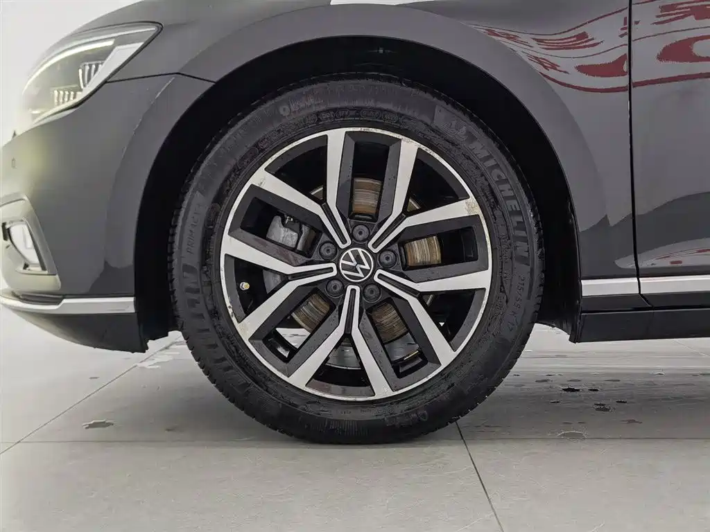 Volkswagen Magotan 2020 330TSI DSG Leading фото 17
