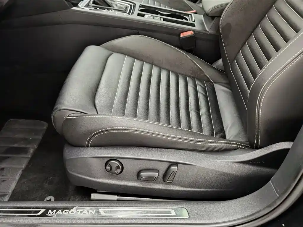 Volkswagen Magotan 2020 330TSI DSG Leading фото 20
