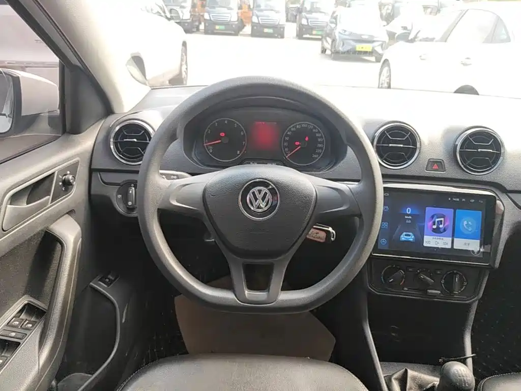 Photo 11 - Volkswagen Jetta