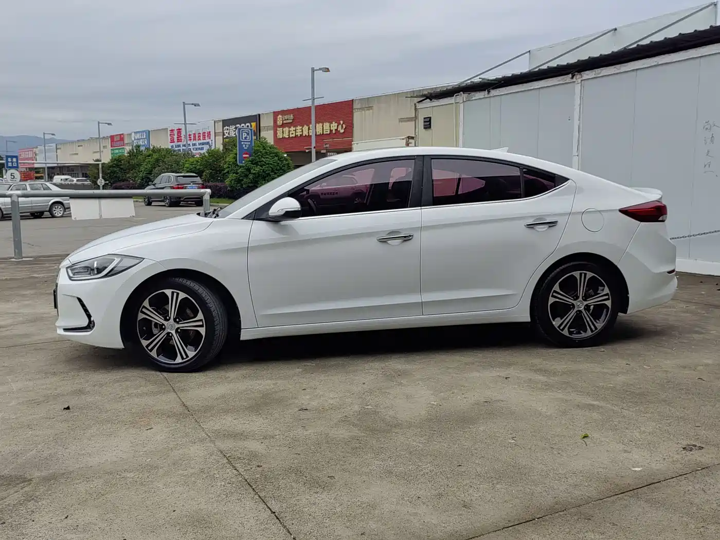 Hyundai Elantra 2018 1.4T DCT Dynamic·Vitality Model фото 10