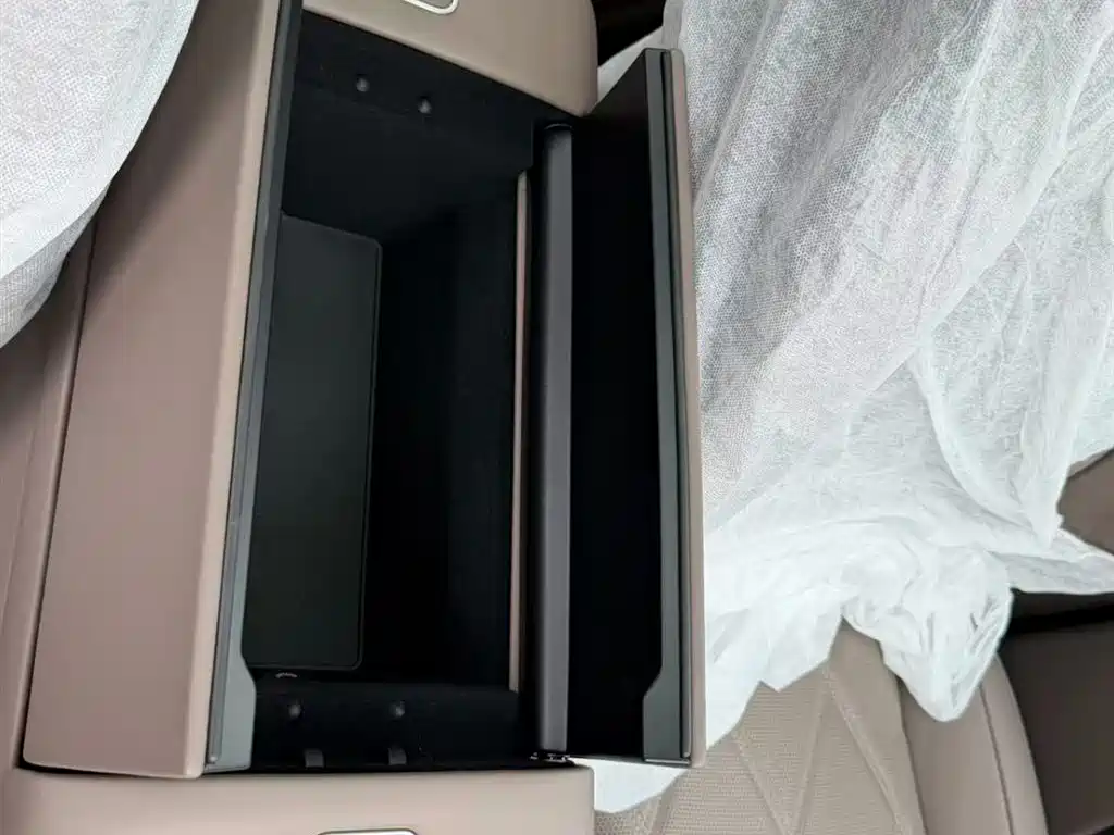 AITO Wenjie AITO M9 2026 Extended Range Max Edition 52kWh 5-seater фото 24