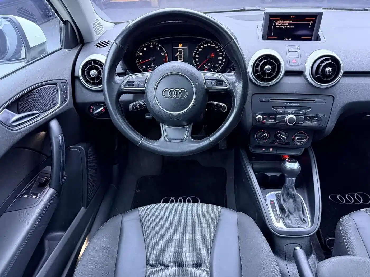 Audi A1 2012 1.4 TFSI Ego фото 11