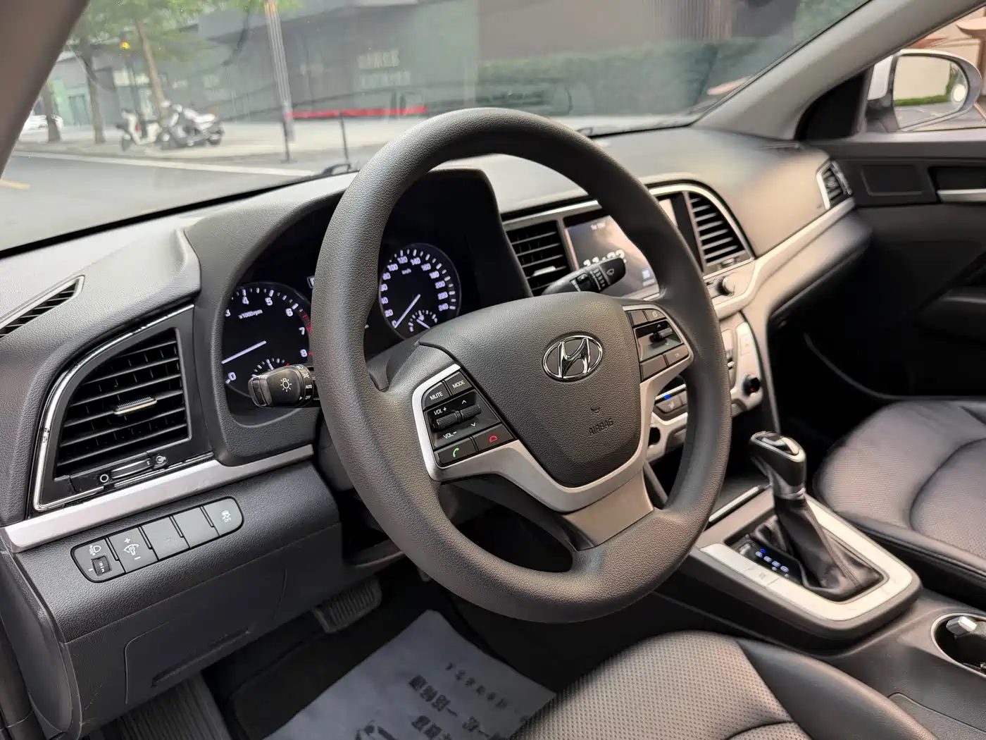 HYUNDAI LEAD