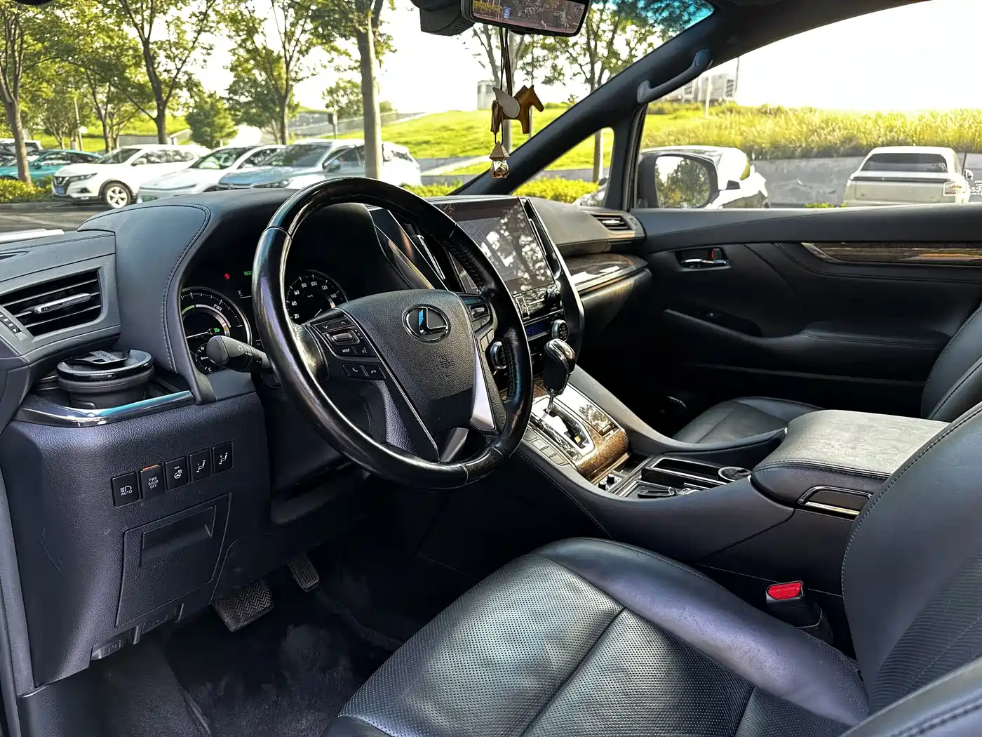 Toyota Vellfire 2020 2020 Twin Engine 2.5L HV Luxury Edition