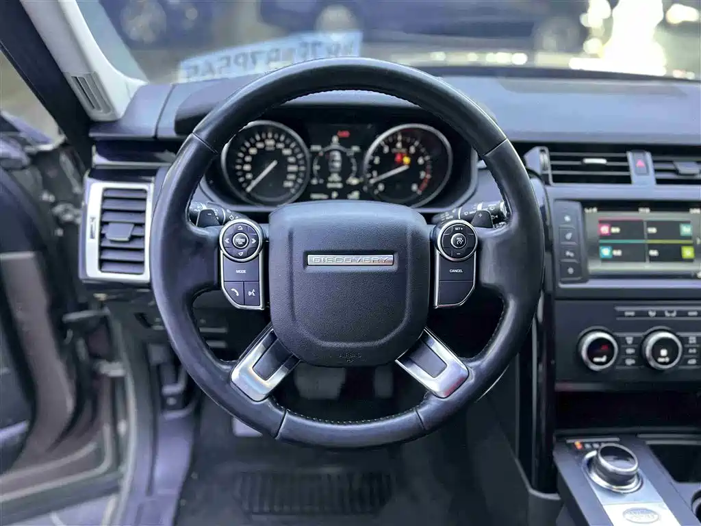 Land Rover Discovery 2017 3.0 SC V6 SE фото 7