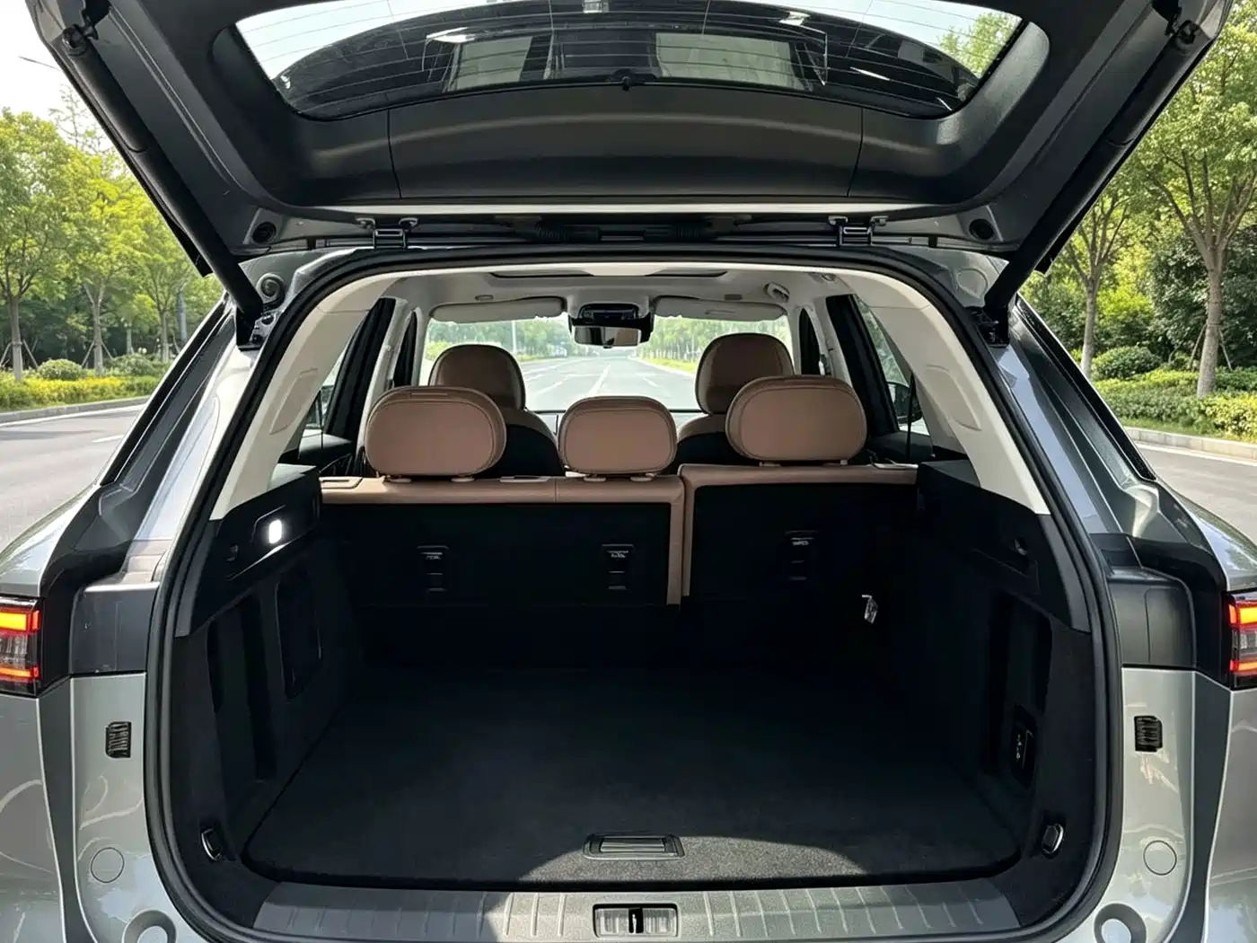 Chery Tiggo 8L 2025 2024 2.0T 2WD Premium 5-seater