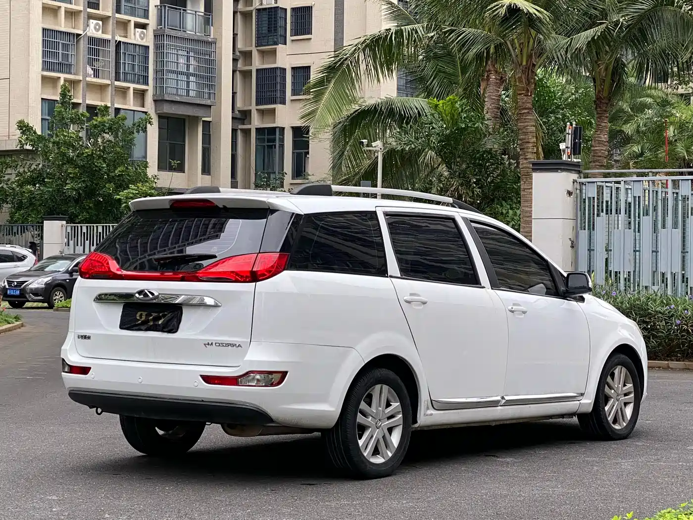 Chery Arrizo M7 2017 2015 2.0L CVT Deluxe Edition 223-seat