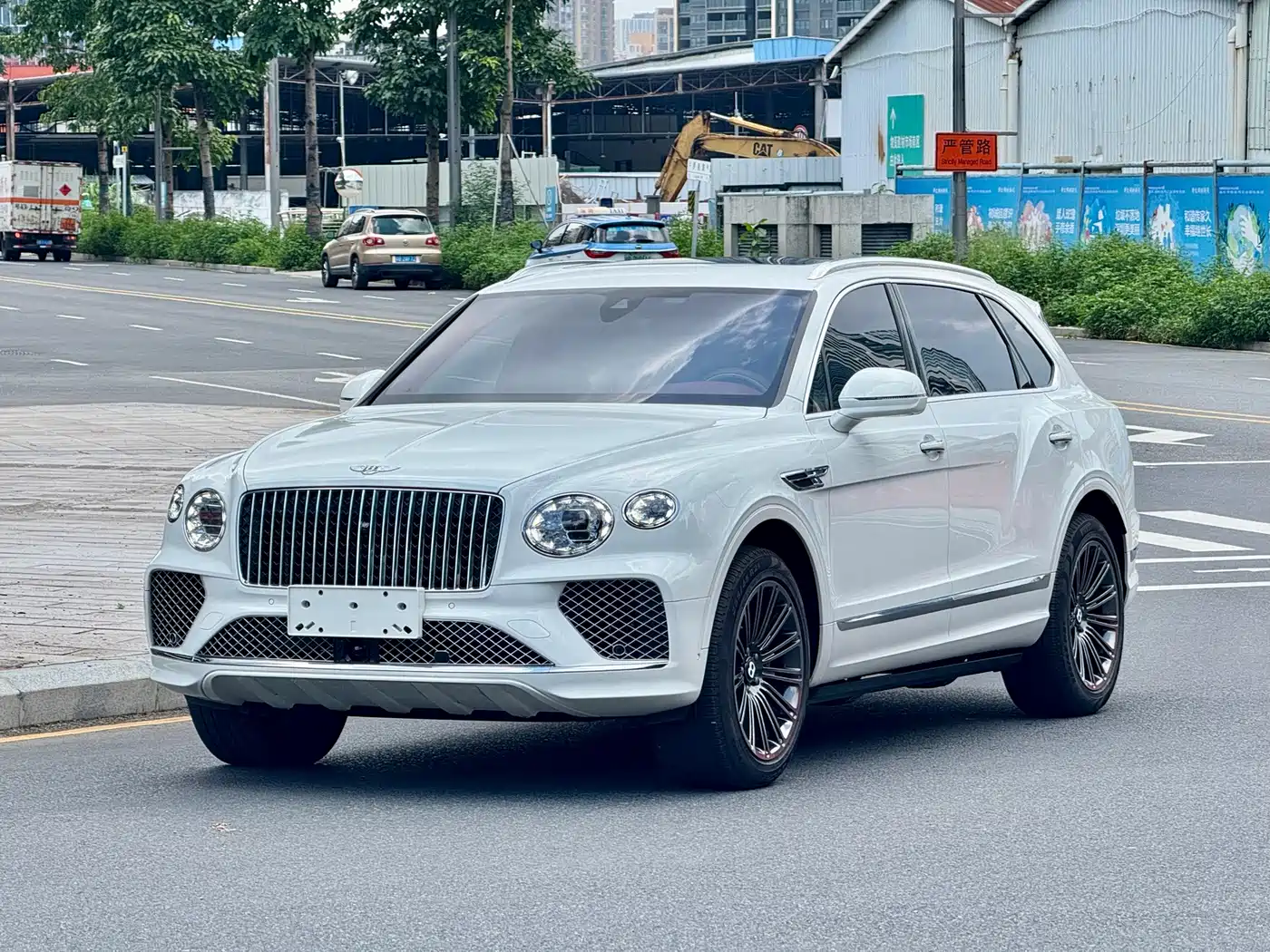 Bentley Bentayga 2025 2024 4.0T V8 Long Wheelbase