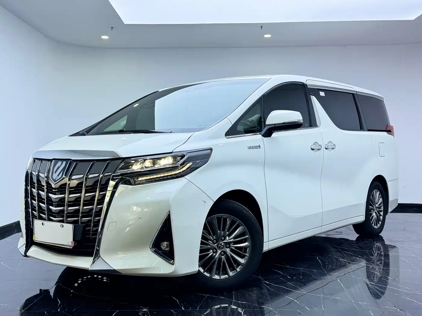 Toyota Alphard 2020 Hybrid 2.5L Premium Edition фото 26