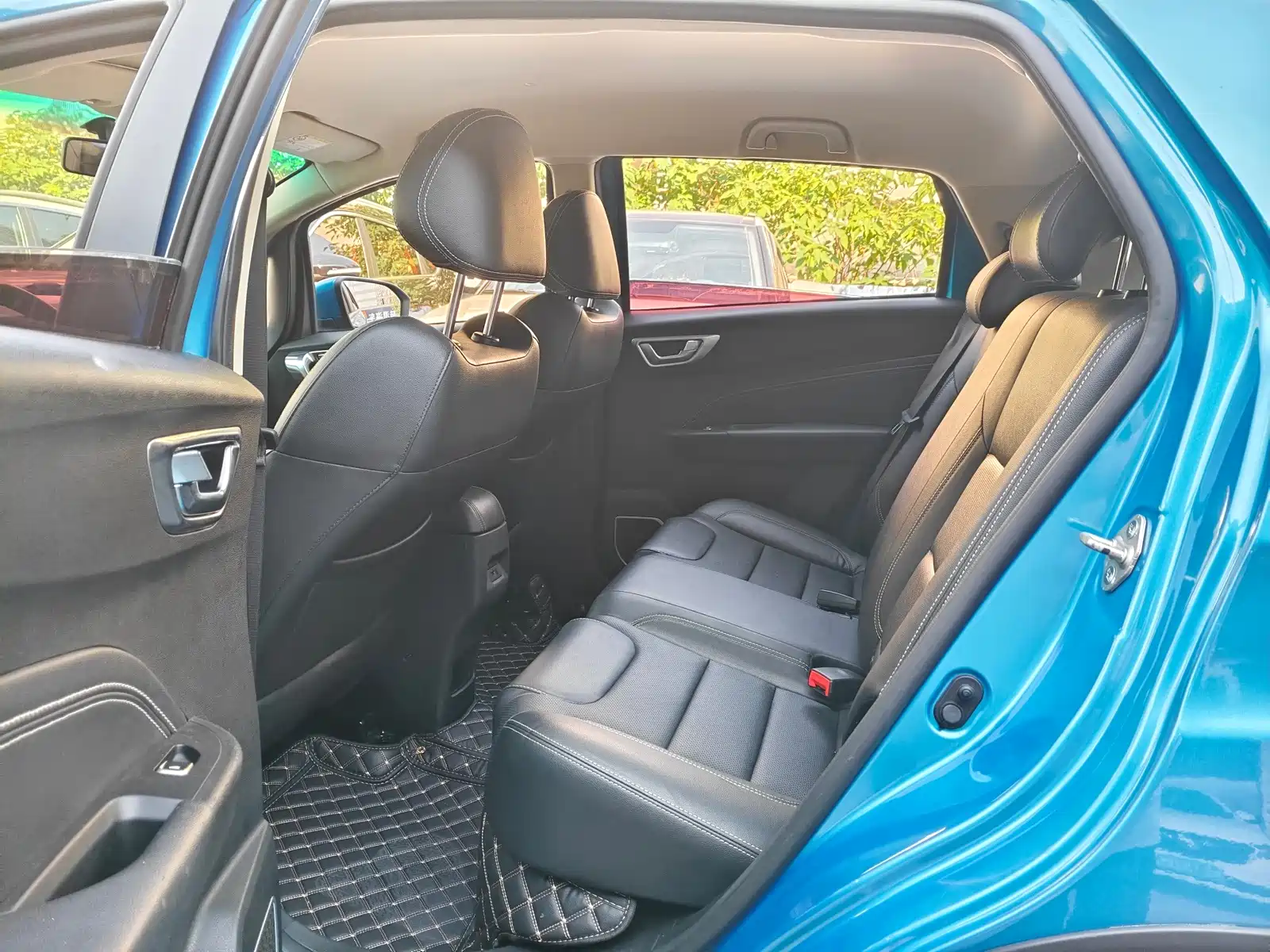 Фото 7 - Geely Vision X3