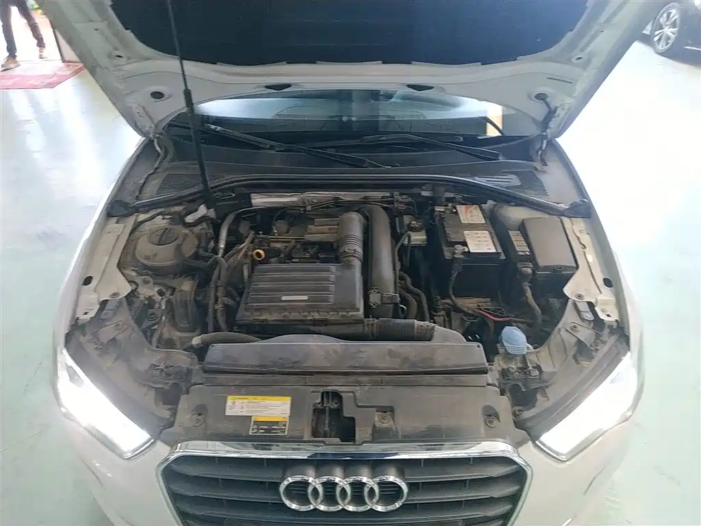 Audi A3 2016 Sportback 35 TFSI Leadership фото 16