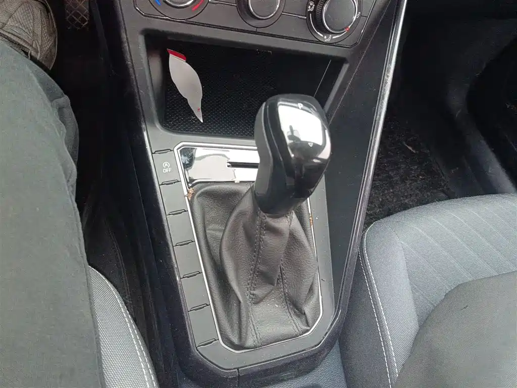 Volkswagen Lavida 2023 Xinrui 1.5L Auto Xinyi Edition фото 10