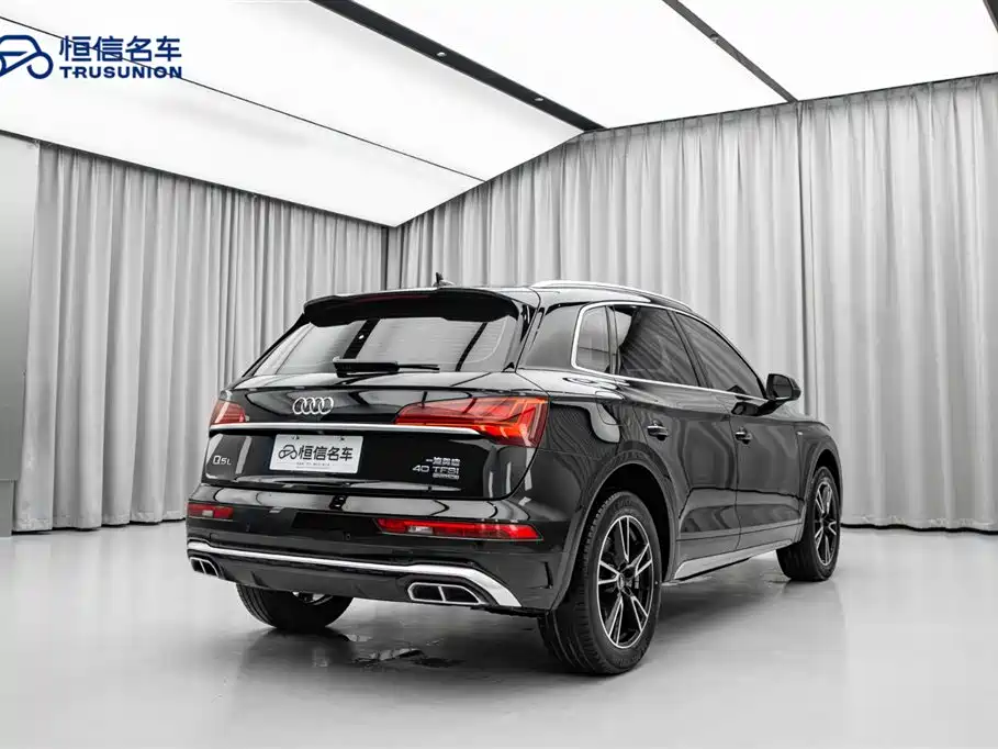 Audi Q5L 2022 40T Fashion Dynamic фото 5