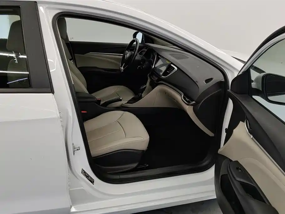 Buick Excelle 2018 15T Dual Clutch Elite (China V) фото 8