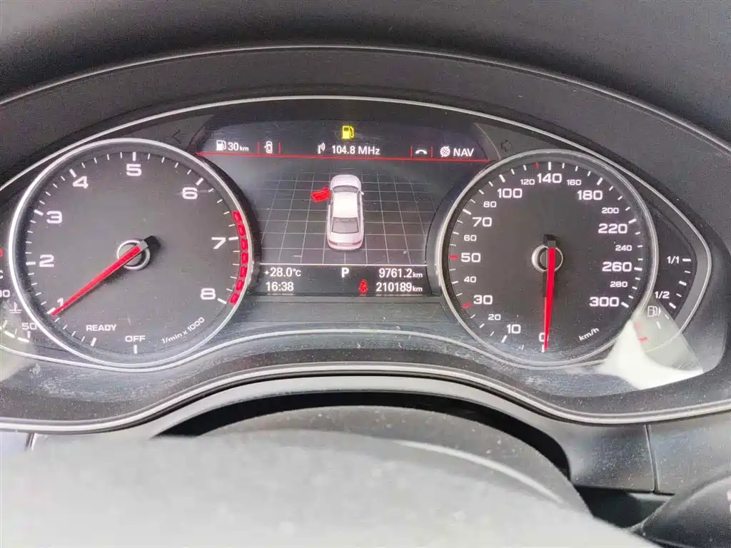 Фото 4 - Audi A6L