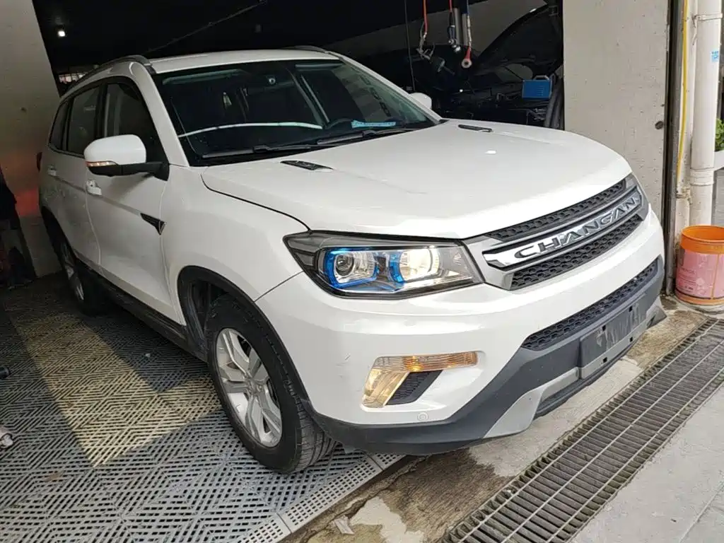 Фото 4 - Changan CS75