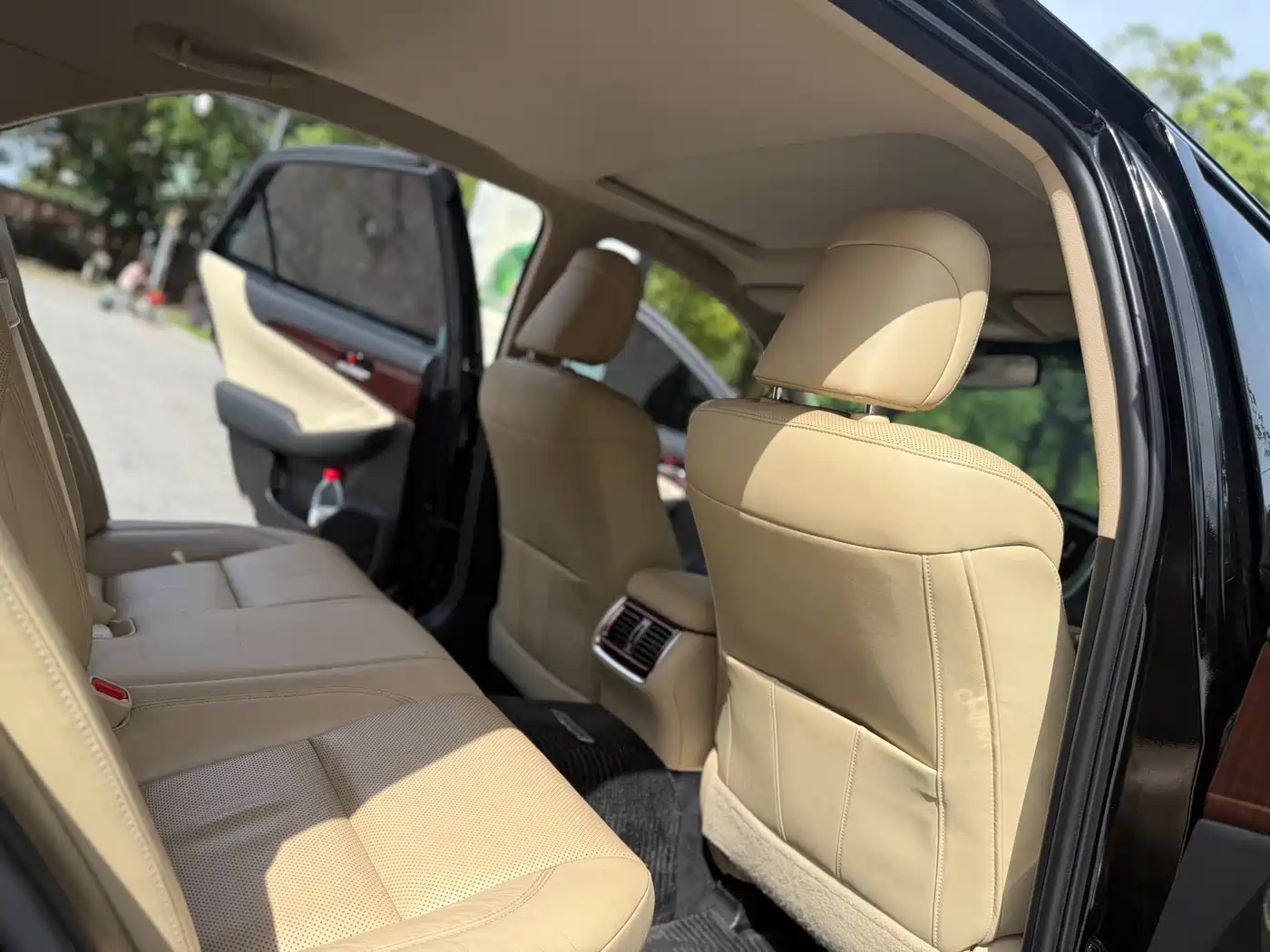 Photo 8 - Toyota Crown